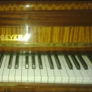 Продам фортепиано GEYER