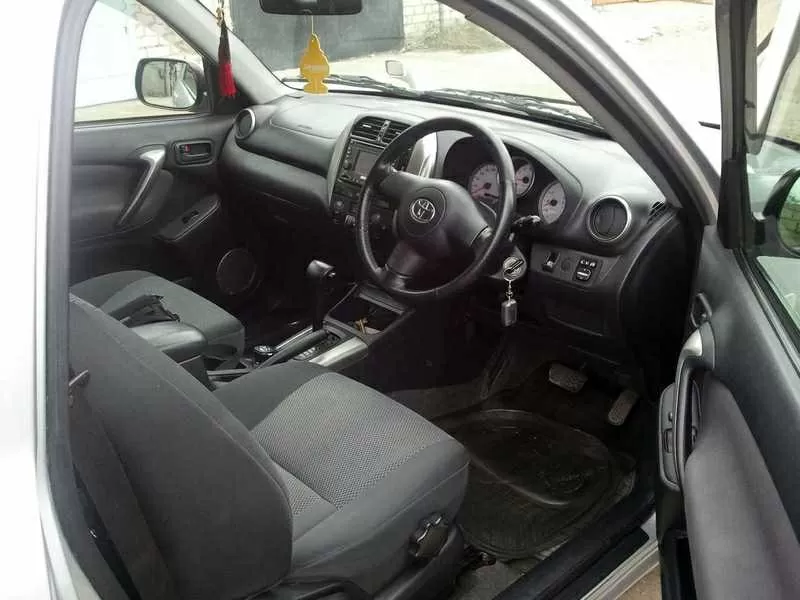 Продажа Toyota RAV4 2005 год 8